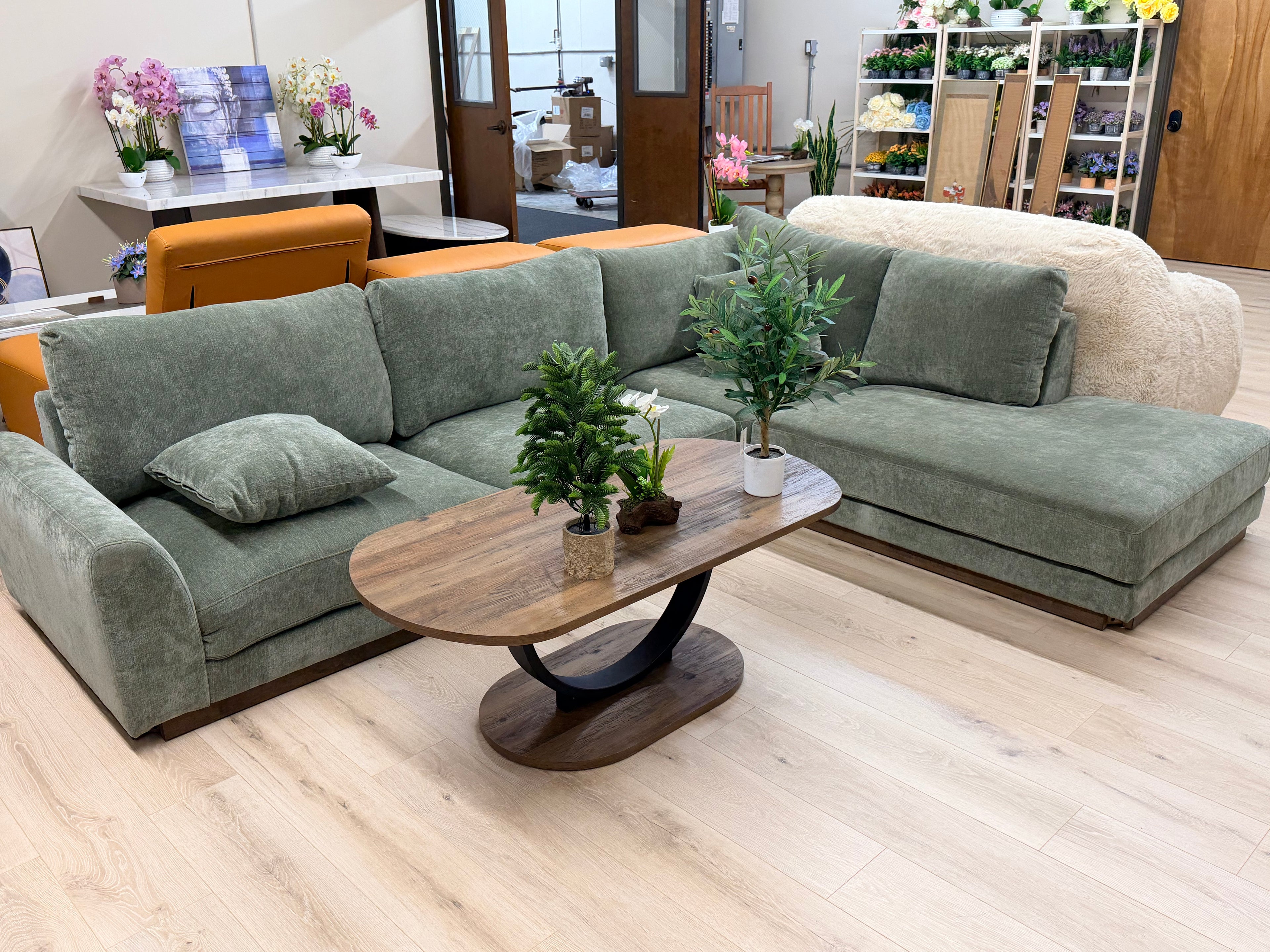 Watton Sectional, Right Chaise - FOA